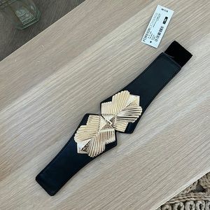 Gold metal black waist belt new with tags Foreign Exchange